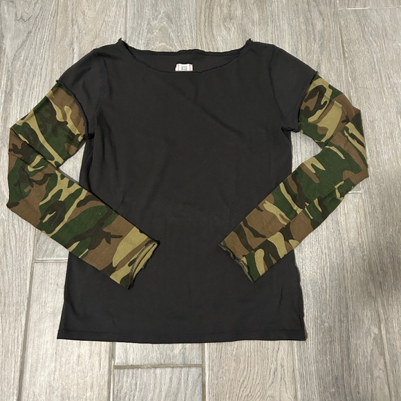 BDG Tops - NWOT! Women's BDG Urban Outfitters Layered TShirt - MEDIUM